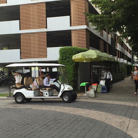 Luxury Condominium Sukhumvit 77 Bangkok Buitenkant foto