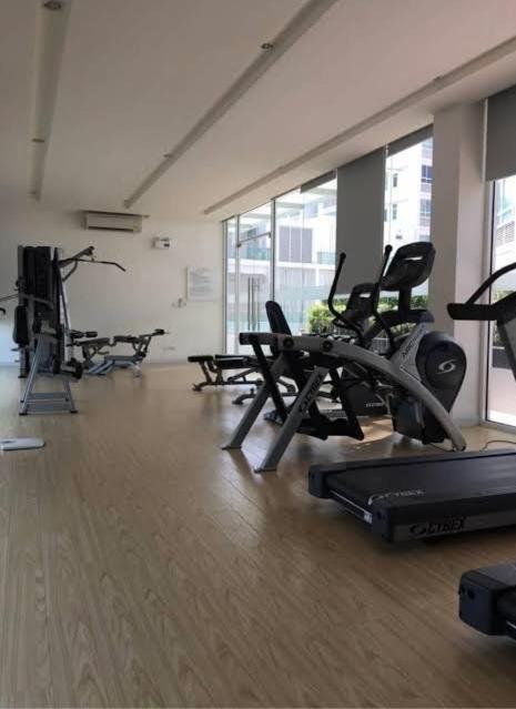 Luxury Condominium Sukhumvit 77 Bangkok Buitenkant foto